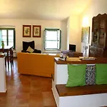 Casa de Férias Appealing In Collesalvetti With Garden *