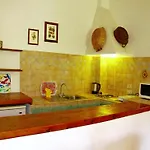 Appealing In Collesalvetti With Garden
