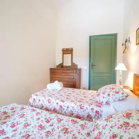 Appealing In Collesalvetti With Garden Casa de Férias Nugola