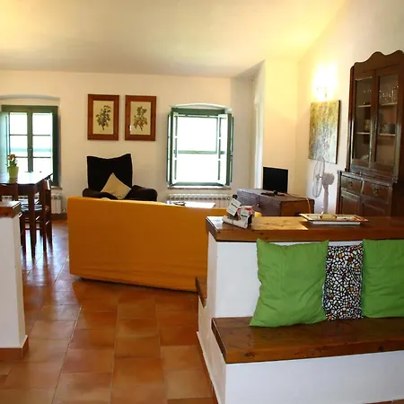 Holiday home Appealing In Collesalvetti With Garden *