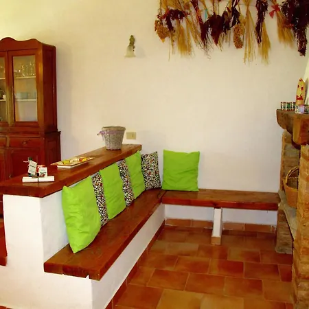 Holiday home Appealing In Collesalvetti With Garden Nugola