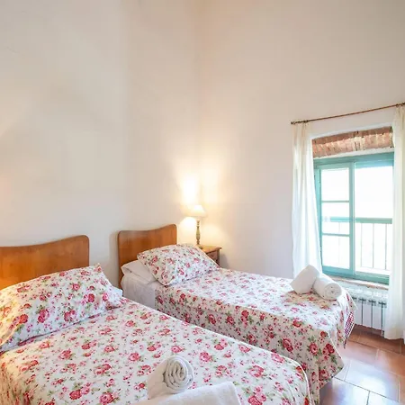 Appealing In Collesalvetti With Garden *