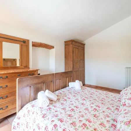 Appealing In Collesalvetti With Garden Holiday home *