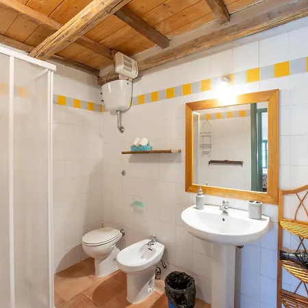 Holiday home Appealing In Collesalvetti With Garden Nugola