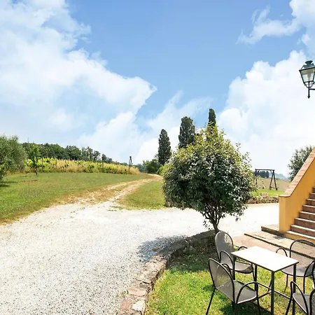 Holiday home Appealing In Collesalvetti With Garden Nugola