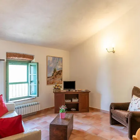 Appealing In Collesalvetti With Garden Holiday home *