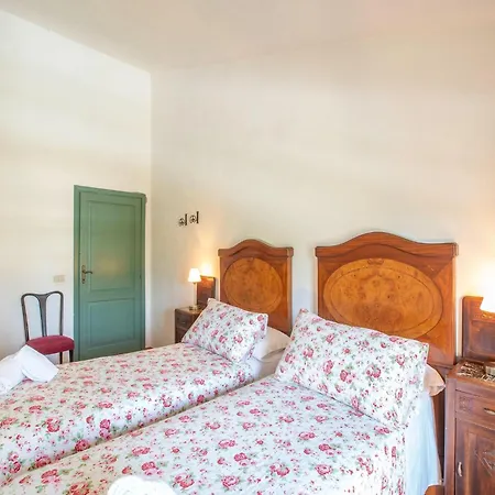 Holiday home Appealing In Collesalvetti With Garden *